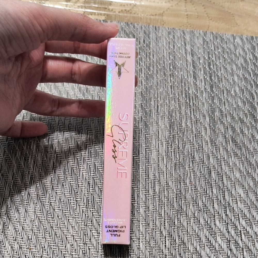 Jeffree Star Supreme Gloss in Shimmering Pink